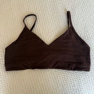 EUC Aritzia TNA Hold Tight Bra | Sz L | Mocha Brown | golden butter material